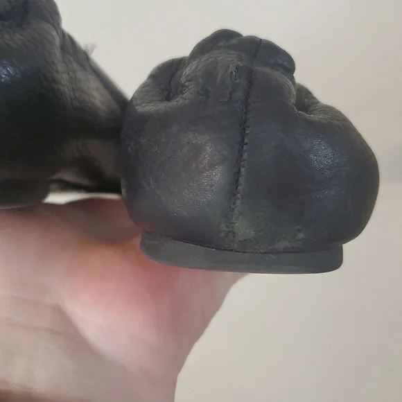 Tory Burch Black Leather Ballet Flats Size 8 Minimalist Preppy Office Attire - Picture 8 of 16